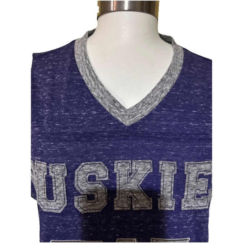 NEW Washington Huskies Colosseum Athletics Purple V Neck Tee Shirt Women's M - Picture 8 of 13